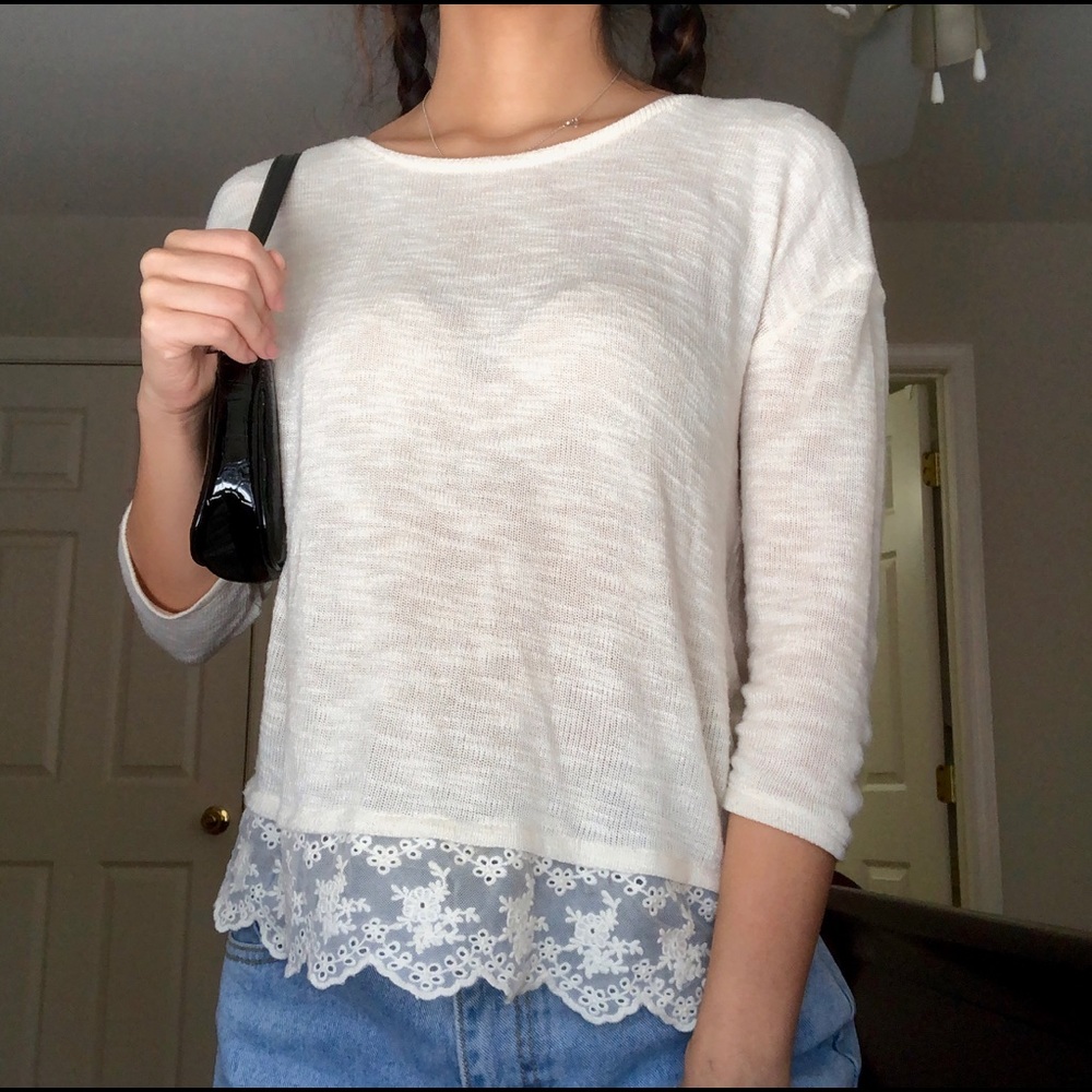 H&M WHITE FLOWY TOP